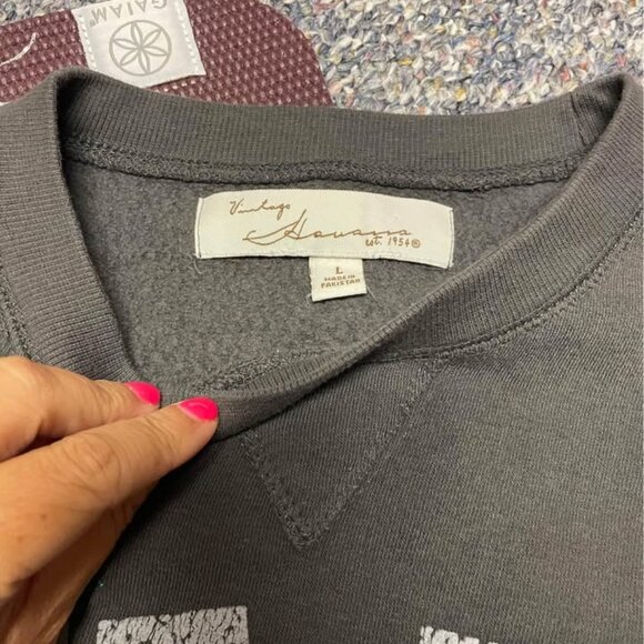 VINTAGE HAVANA women’s Graphic Star NYLA Embroidered Fleece Sweatshirt size L - Picture 2 of 4